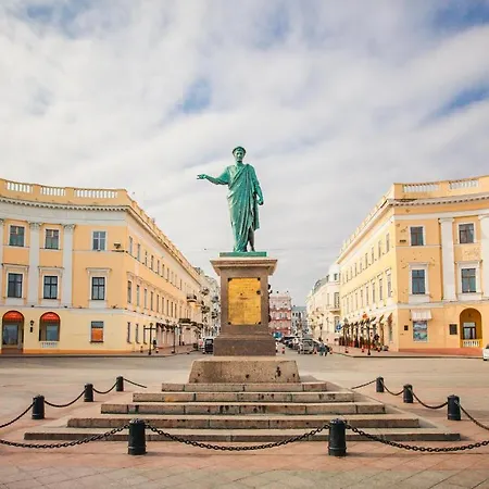 Deribasovskaya Center * Odesa